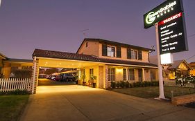 Green Gables Motel  4*